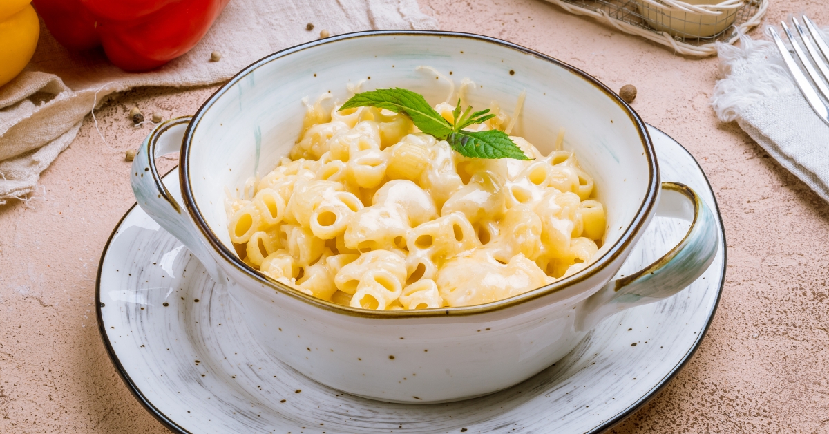 macaroni and cheese dish