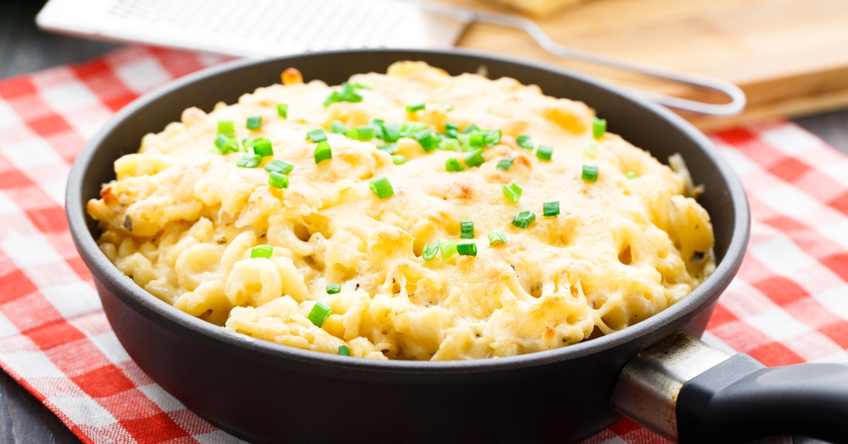 macaroni and cheese with scallions