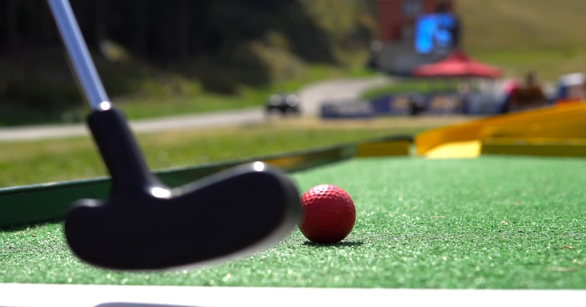 mini golf with red ball