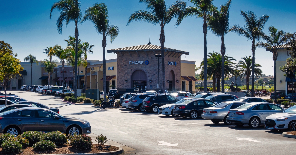  mall with a chase bank 