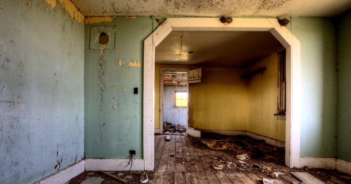 interior abandoned house prairie