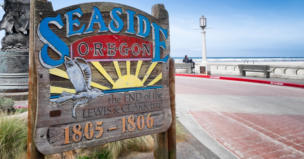 seaside oregon town sign