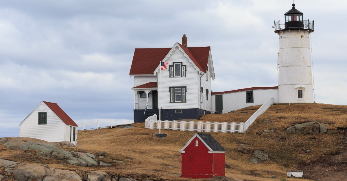 lighthouse on nubble island