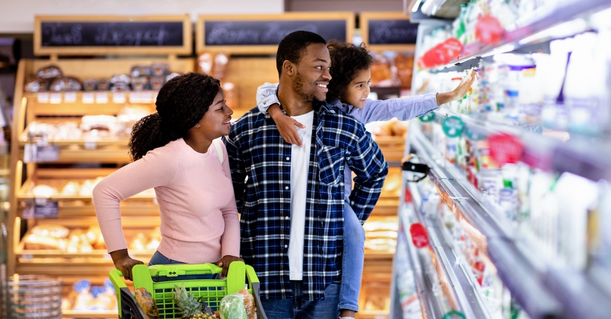 african american family doing grocery together