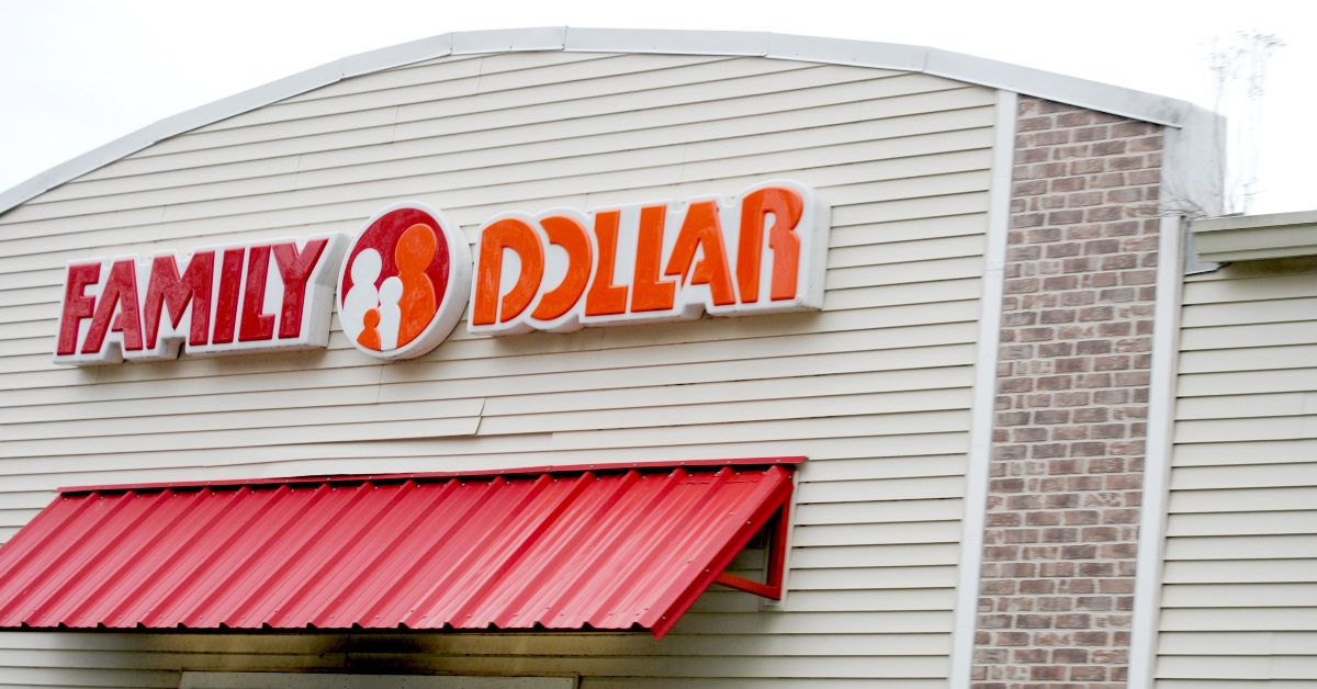 family dollar signage