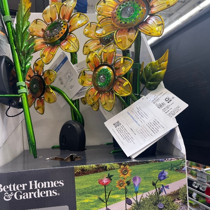 gardens sunflower solar stake