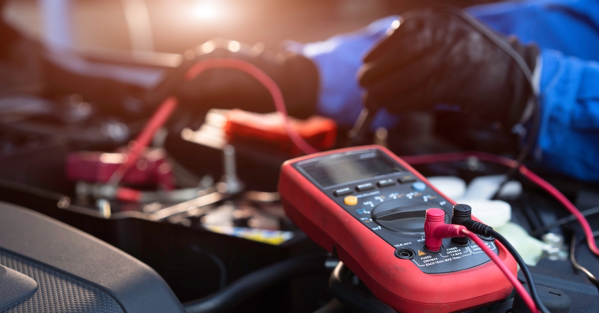 voltage of battery in the car
