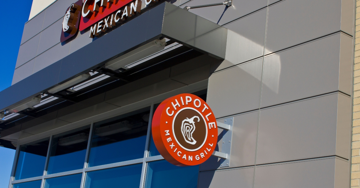 chipotle restaurant exterior
