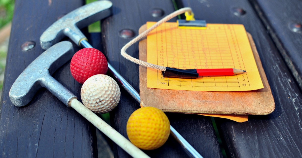 mini golf and list board