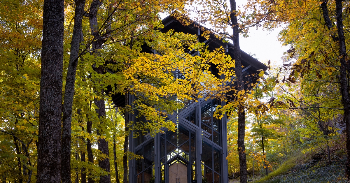 autumn color at thorncrown chapel