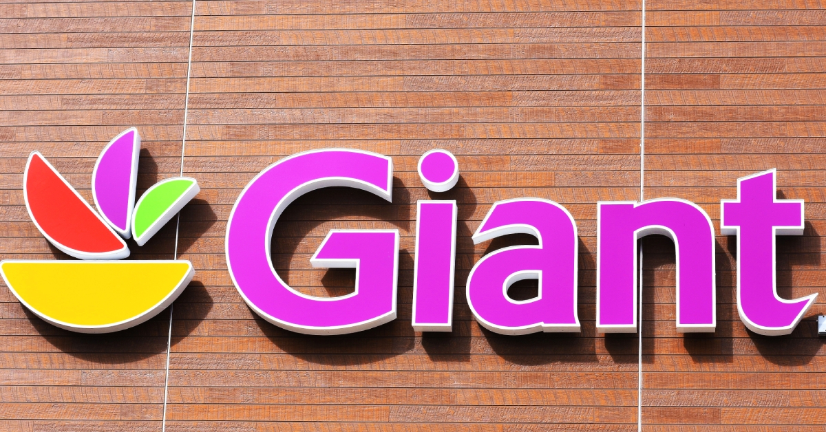 giant food store sign
