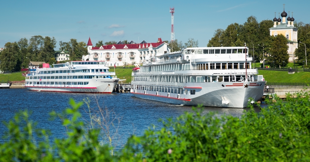 cruise liners in uglich