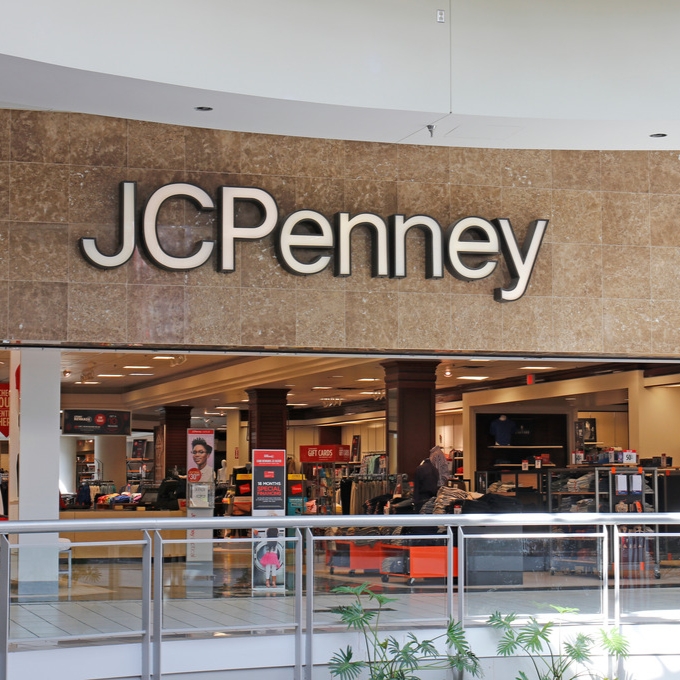 mall entrance to jcpenney