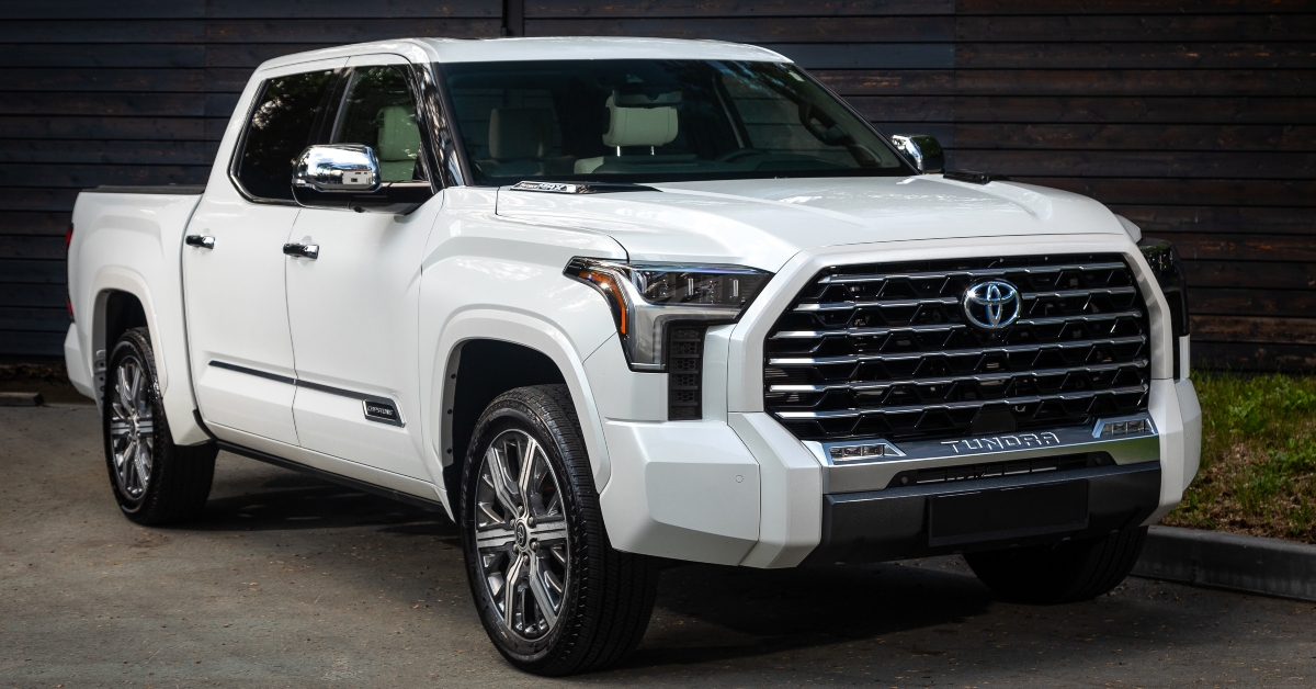 white toyota tundra