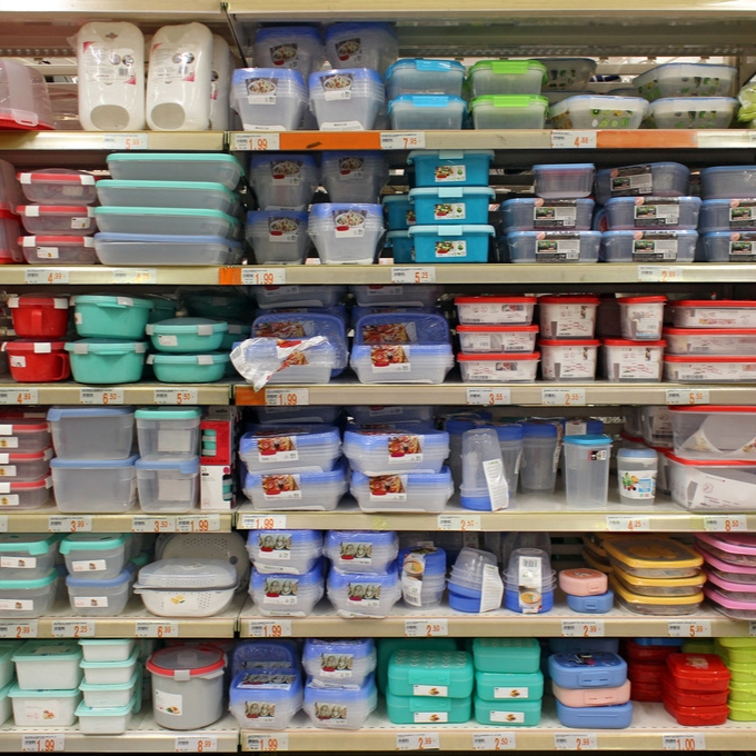 tupperware in store