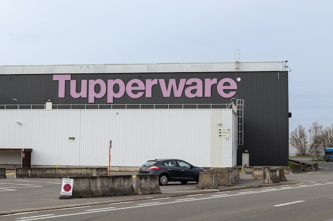 outside of old tuppeware store
