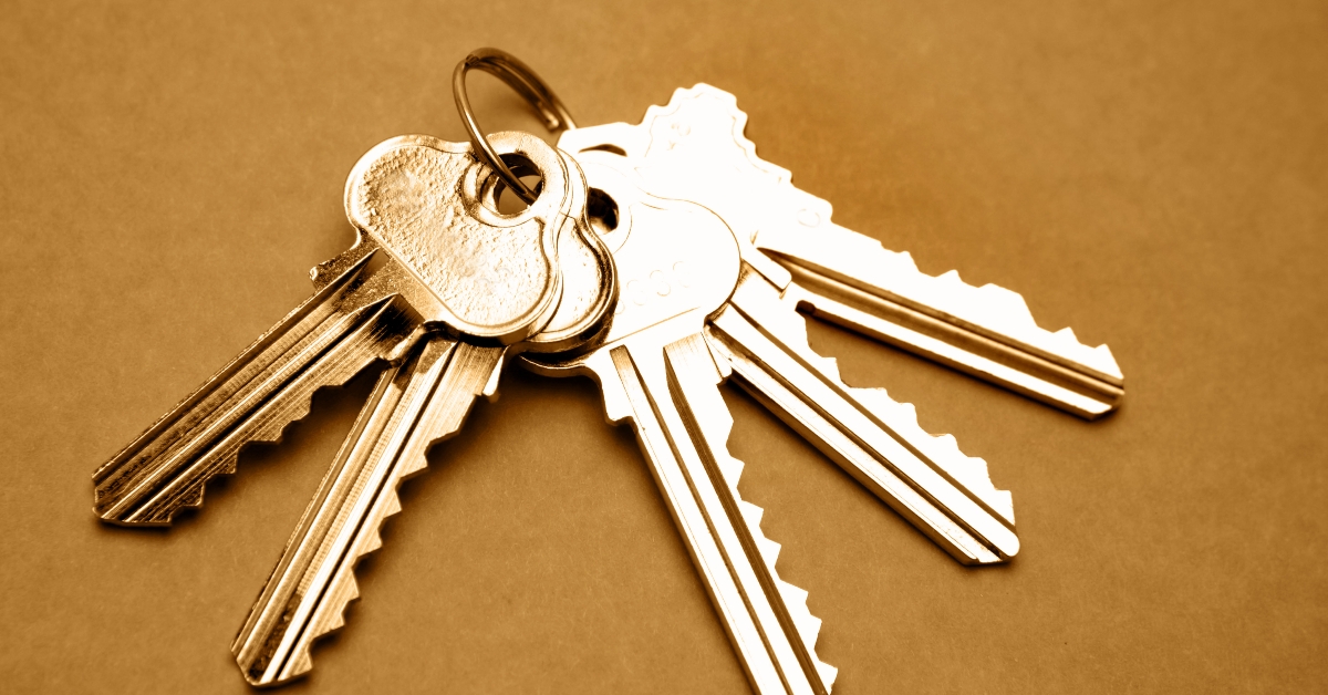 five keys on keyring