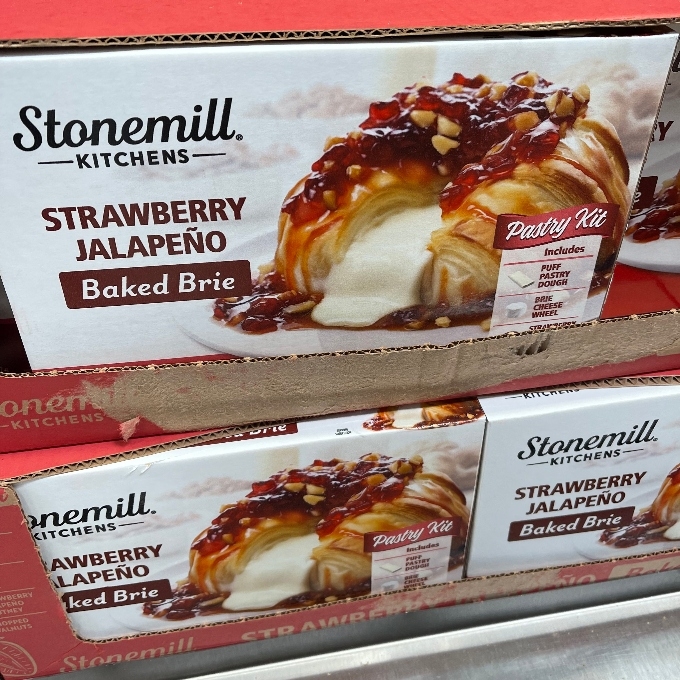 strawberry jalapeno baked brie