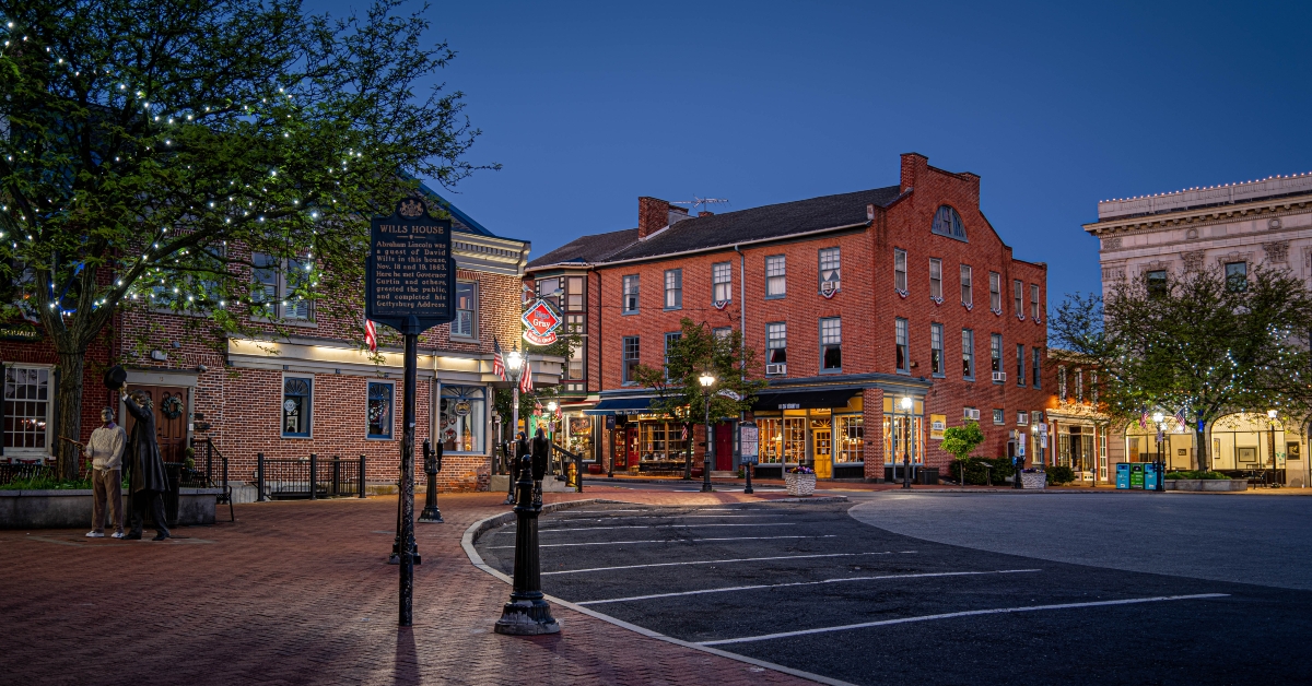 downtown gettysburg in the morning