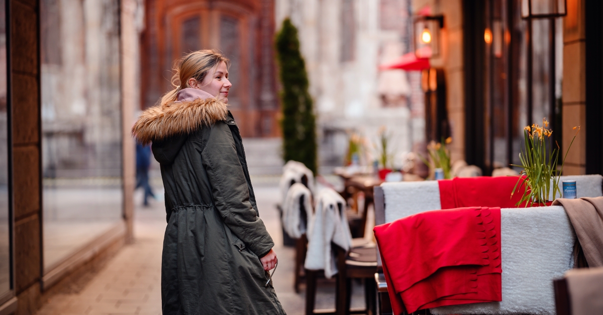 relaxed walk by city café
