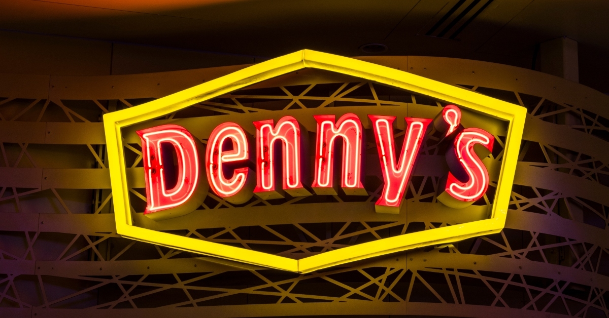 dennys fast casual restaurant