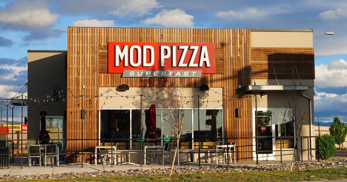 mod pizza restaurant