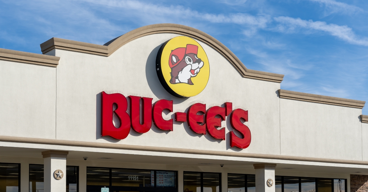 Buc-ee's sign on the building