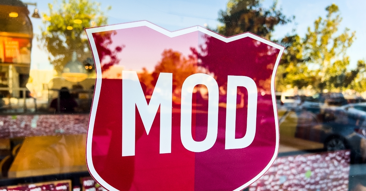 Mod Pizza restaurant window Sacramento