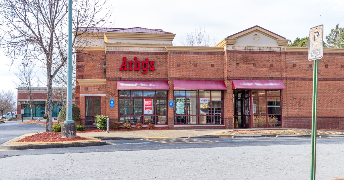 Main facade of Arby's restaurant