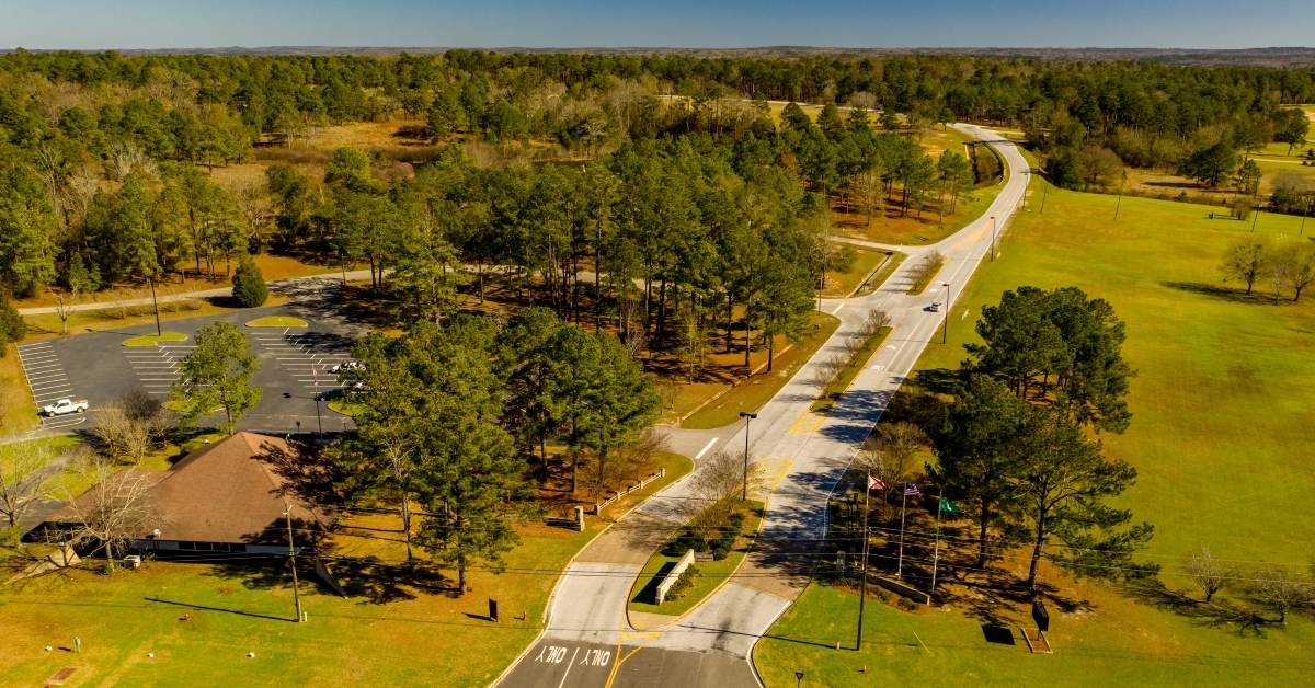 entrance to lakepoint state park resort