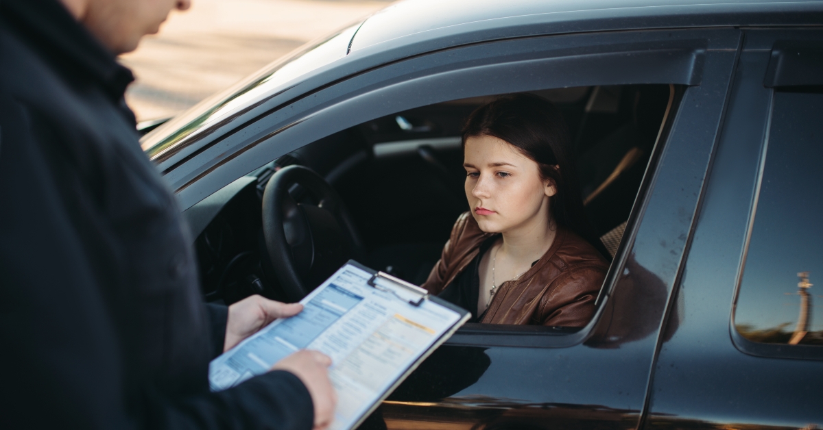Policeman writes fine to driver
