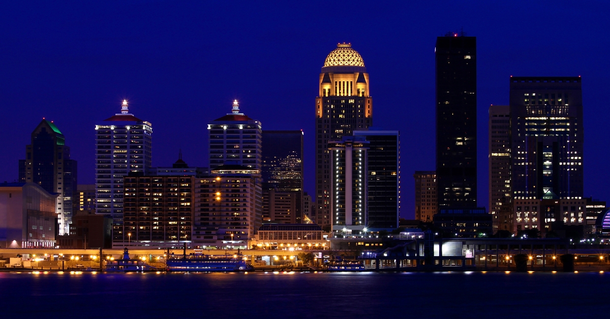 louisville kentucky skyline at night