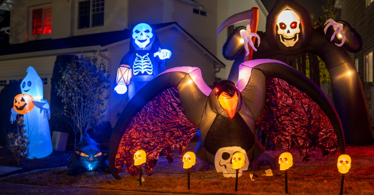 night halloween house