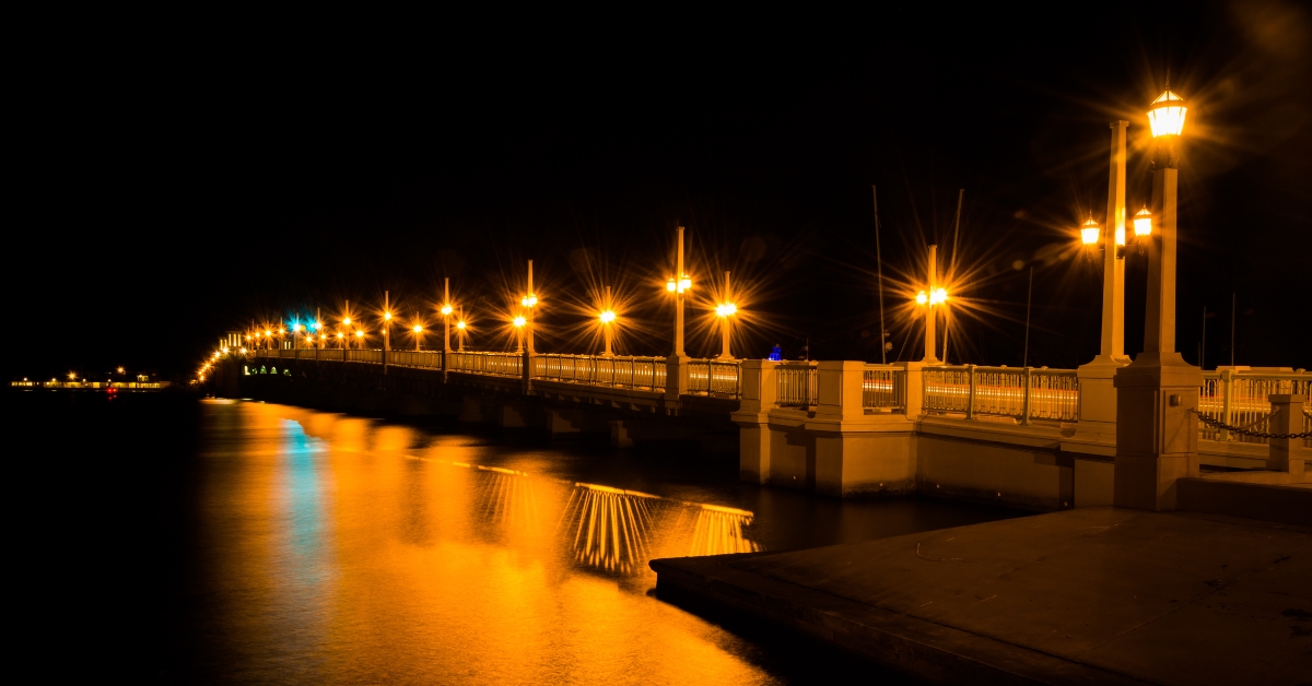 the bridge of lions at night