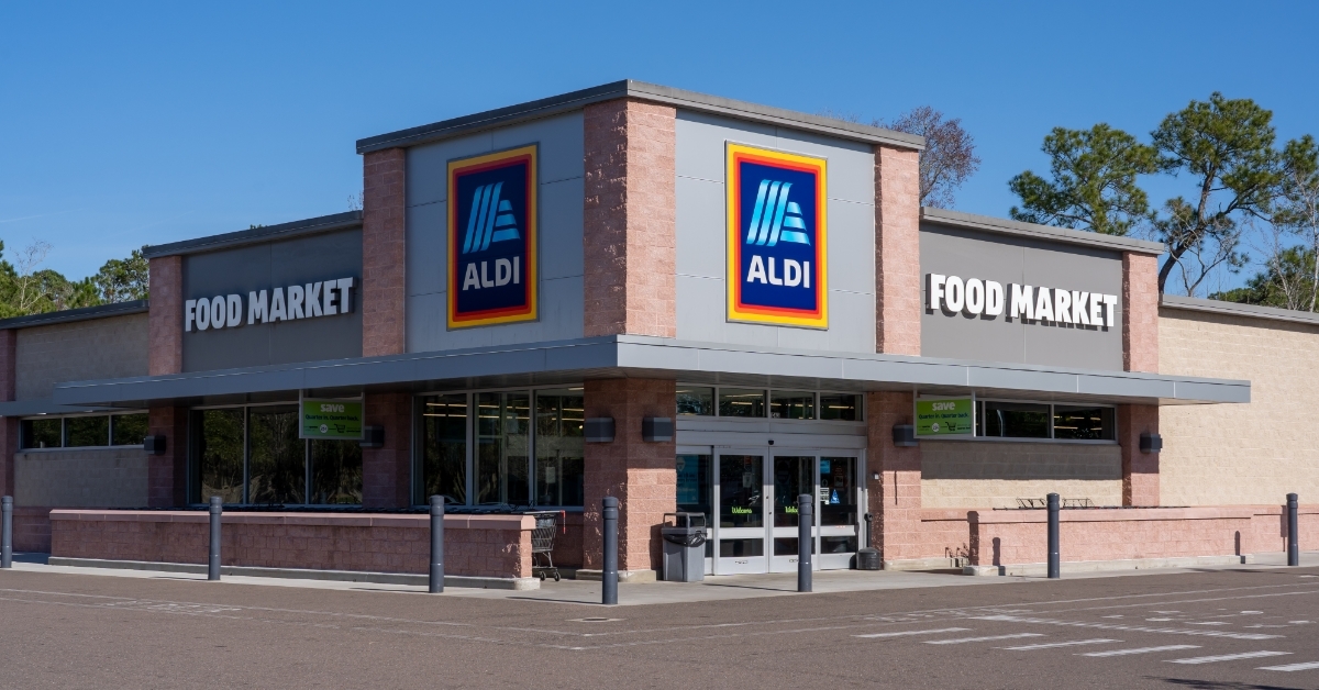 Aldi food market grocery store from outside