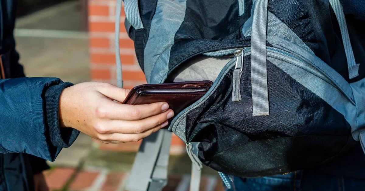 Pick pocketing