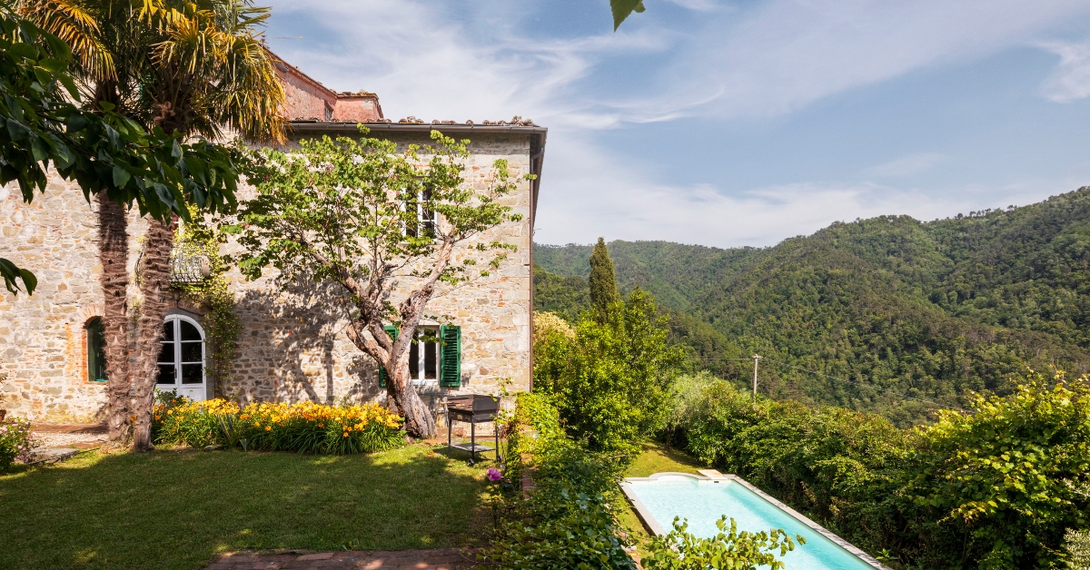 italian farmhouse in tuscany