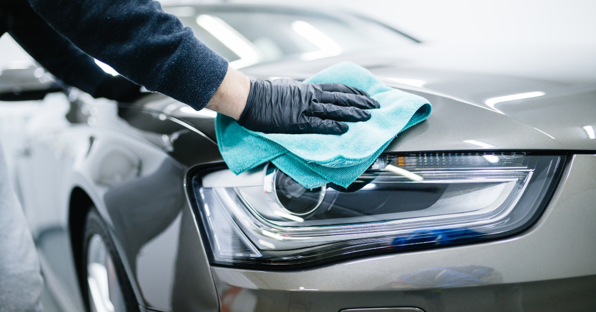 cleaning car with microfiber cloth