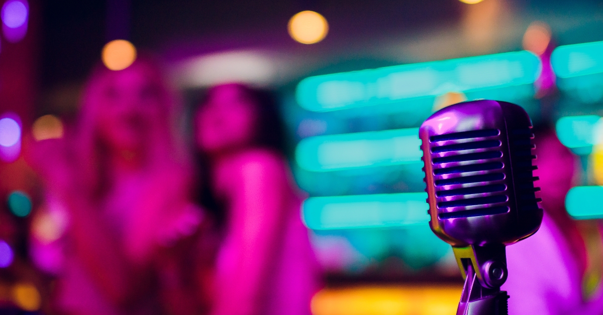 Microphone with reflectors ray