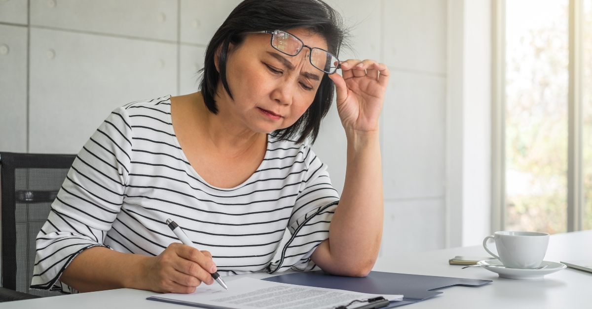 woman with an eyesight problem