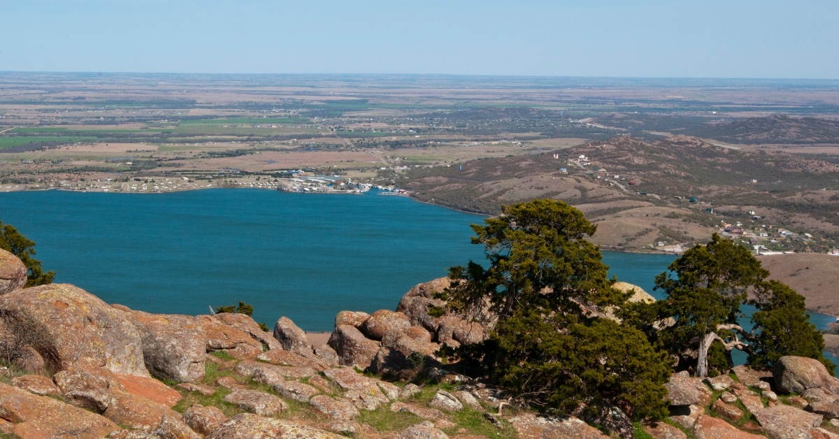 lake lawtonka providing water