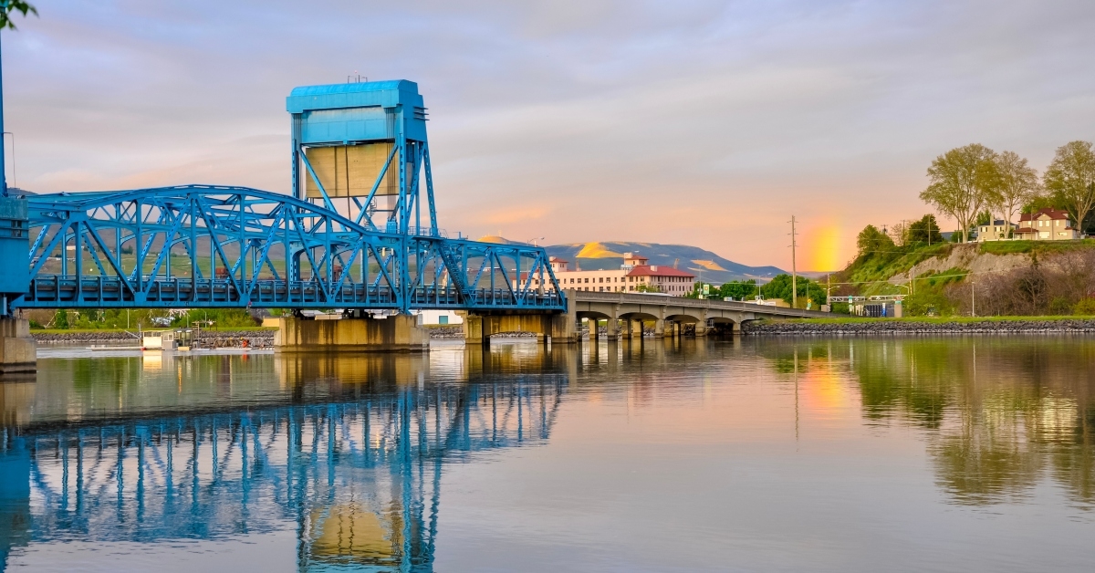 lewiston - clarkston blue bridge