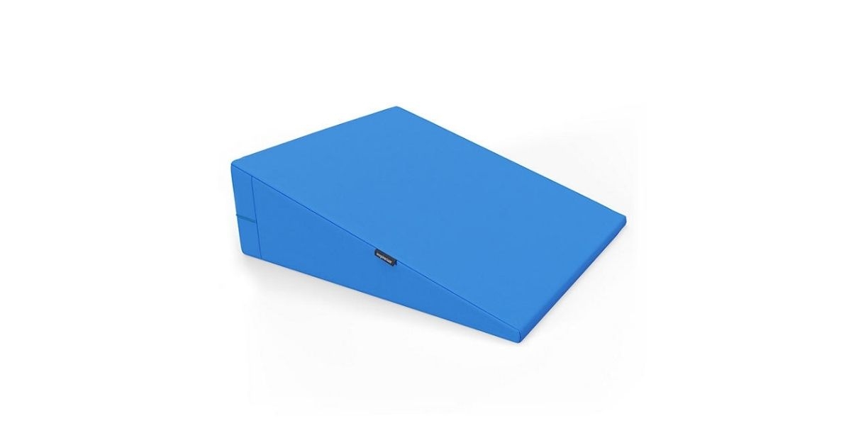 Foam wedge pillow