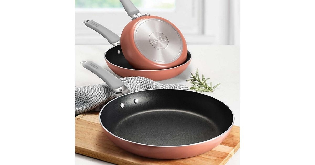 Three piece nonstick fry pan set