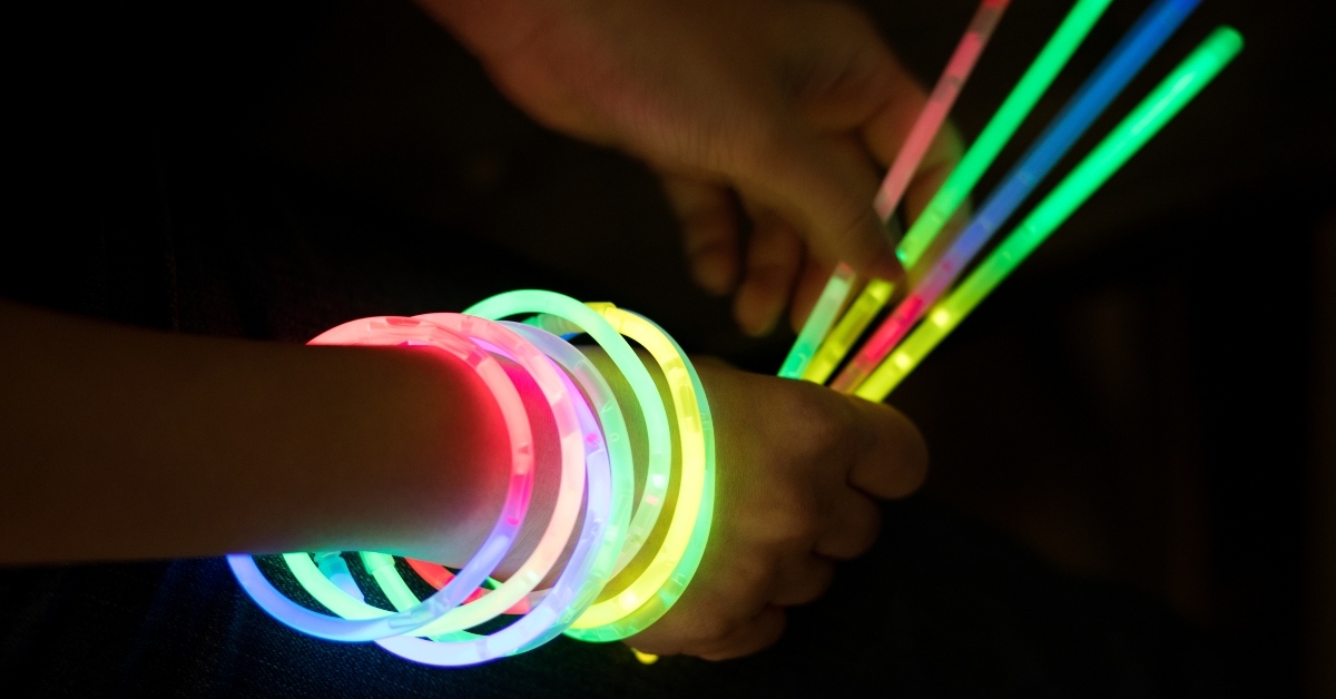 glow sticks with hand