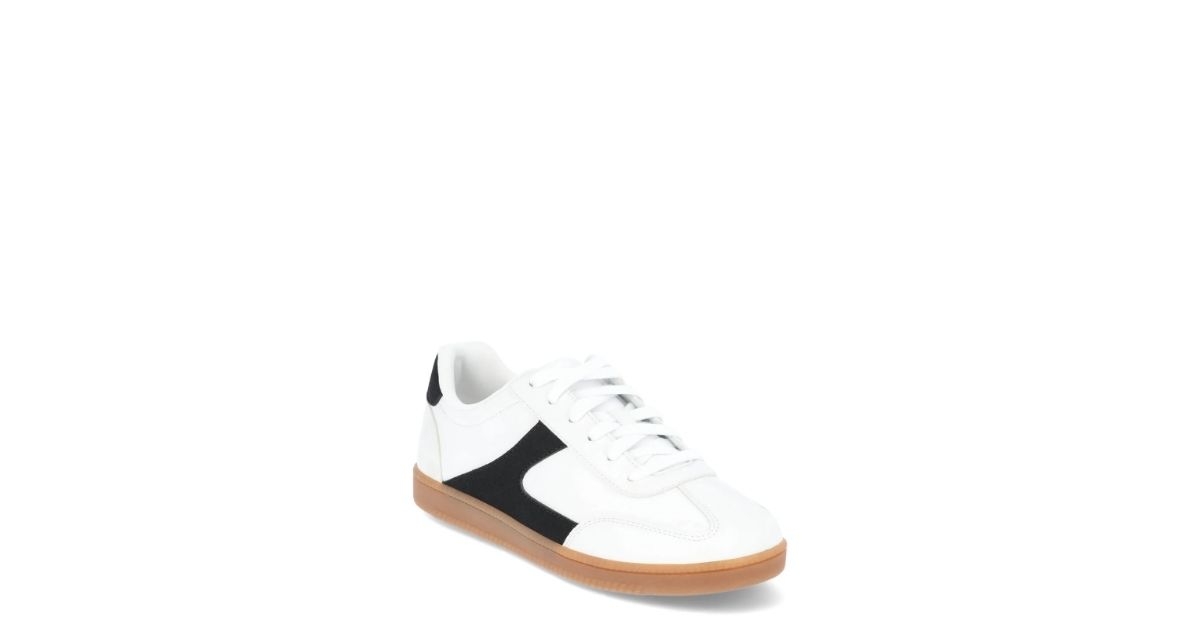 lace up sporty sneakers