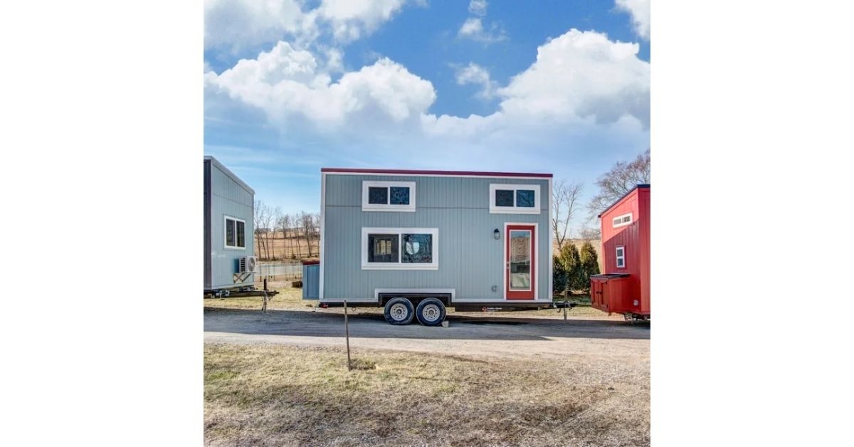 Modern Tiny Living Mohican