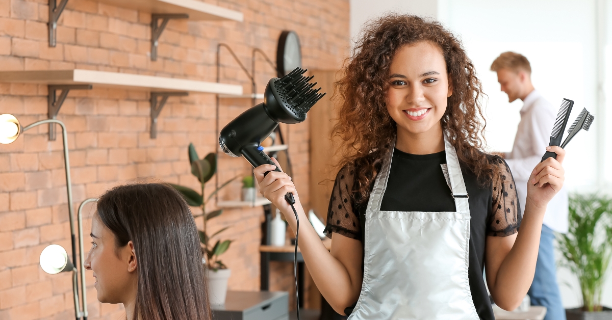 hairdresser in beauty salon 