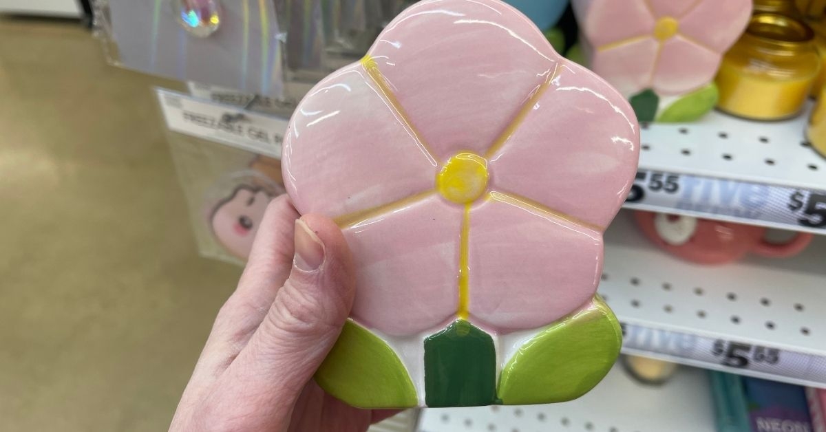 flower design pen holder