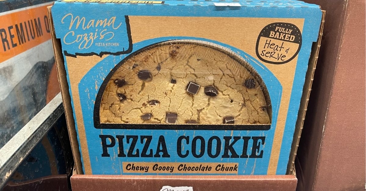 Pizza cookie on a display